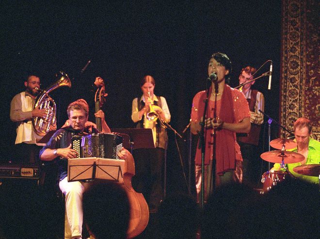 Nadia Rhabi, Saalek Orkestar & Aksar Fanfar, 12 juillet 2005 #a27