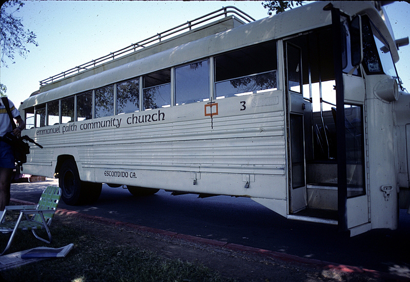 Bus scolaire pour Palomar College - l:800, h:551, 216609, JPEG